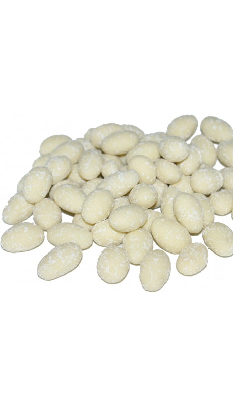 Mandelkerne in weißer Schokolade mit Kokosflocken