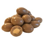 Mandelkerne in Karamell-Schokolade mit Meersalz